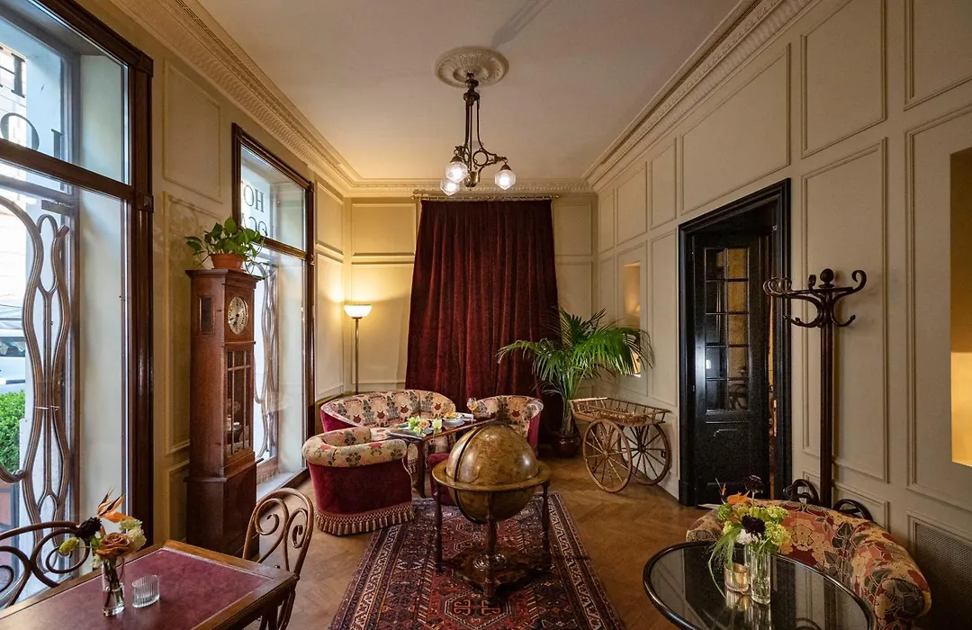 Hotel Locarno-1