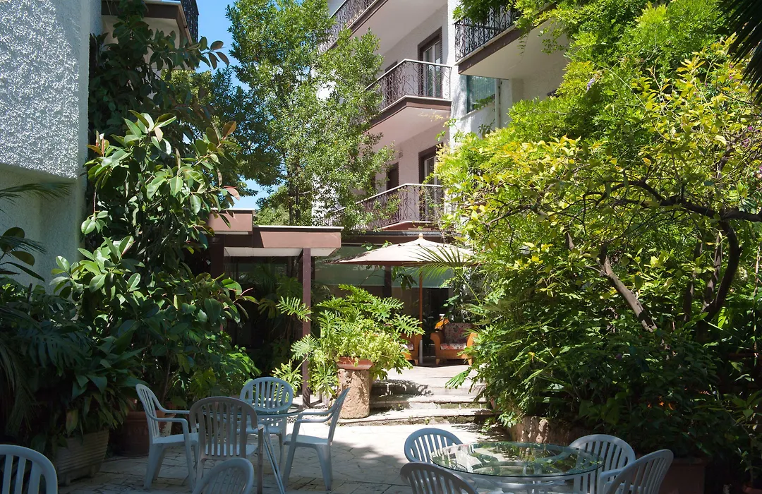 Hotel La Pergola-1