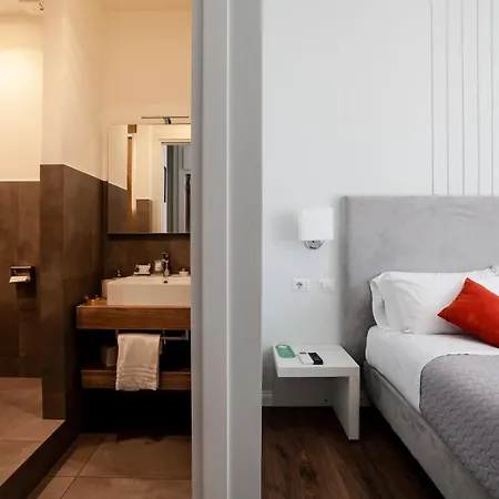 Eighty Four Rooms-2