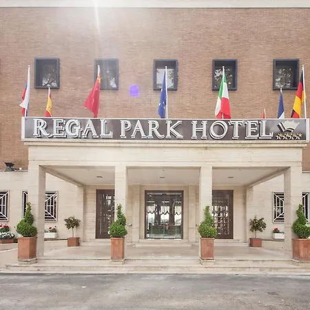 Regal Park Hotel-3