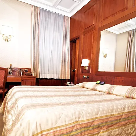 Hotel Dock-3