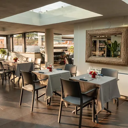 Twentyone Hotel-2