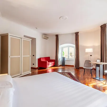 Inn Rome Rooms & Suites-2