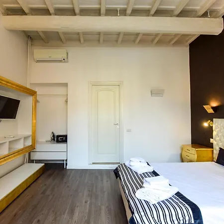 Navona Secret Stay Guest House-3