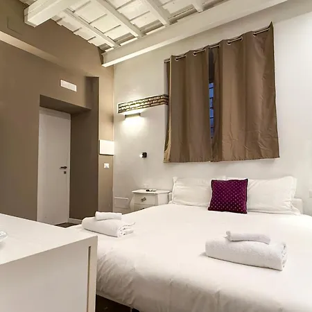Navona Secret Stay Guest House-2