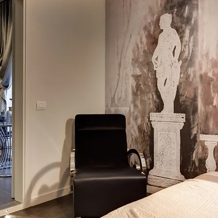 Intown Luxury House-3