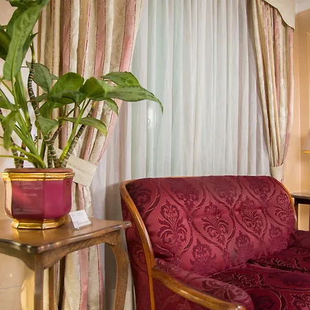 Hotel Arco Di Travertino-2
