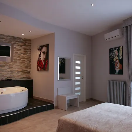 Five Rooms Rome Guesthouse-2