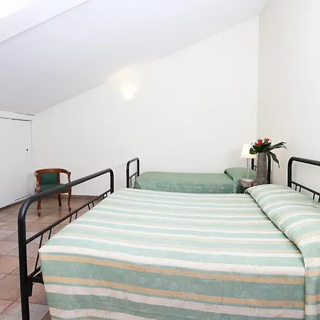 Casa Di Santa Francesca Romana A Ponte Rotto-2