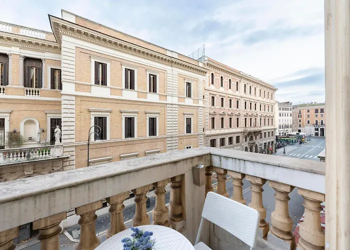 Vanity Navona Rome