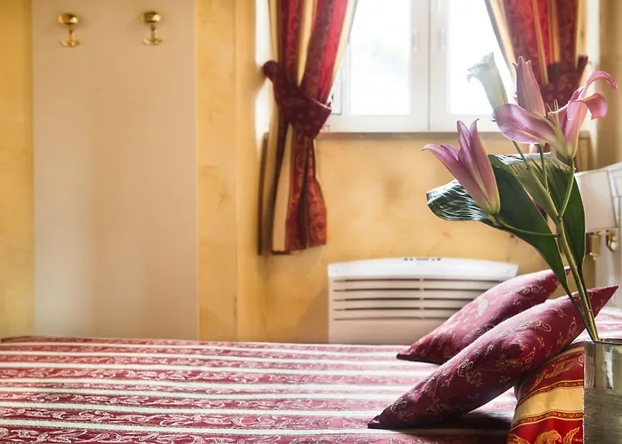 Domus Trevi Bed & Breakfast Rome