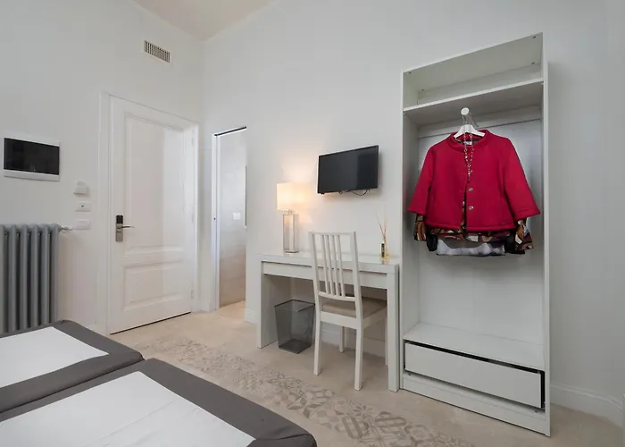 Vaticanspace Rooms